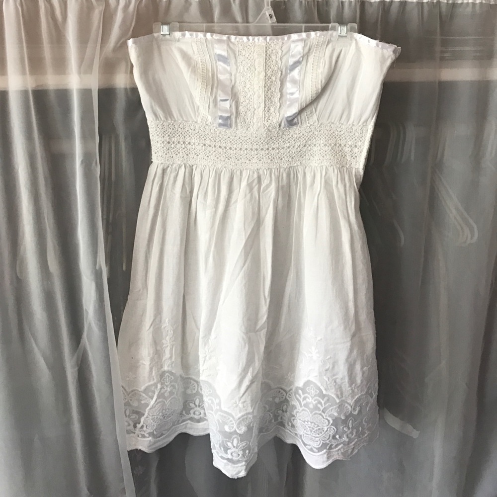 Strapless White Cotton and Lace Sundress