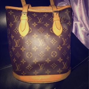 Louis Vuitton Bucket Tote