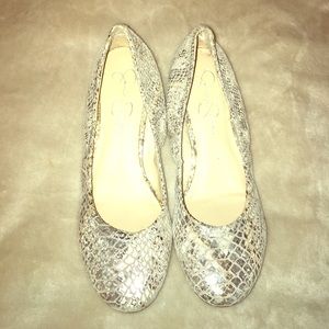 Jessica Simpson flats