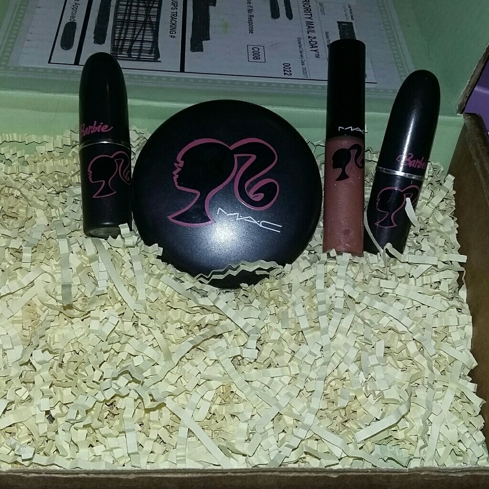 Rare Mac Barbie 4 piece bundle