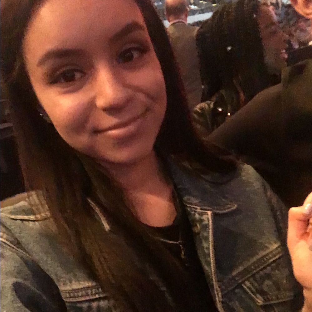 Meet your Posher, Ashley