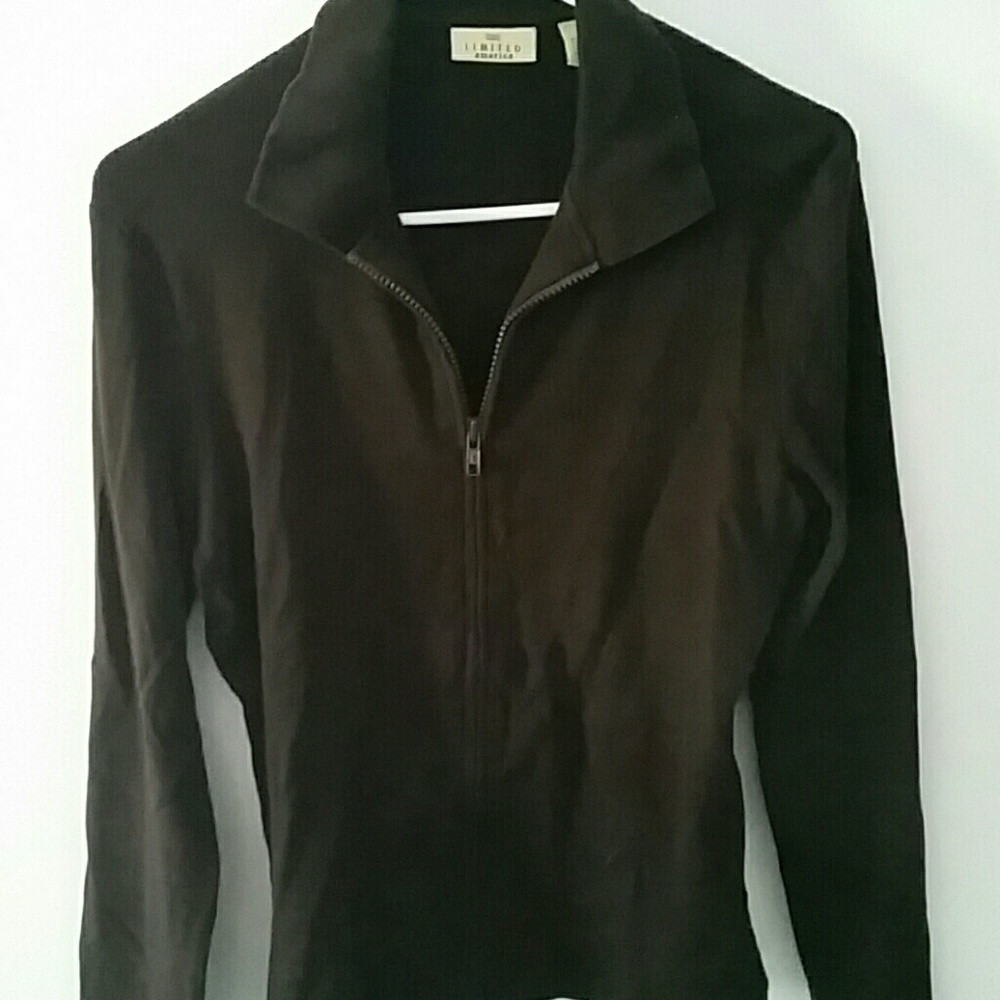 Women zip front shirt