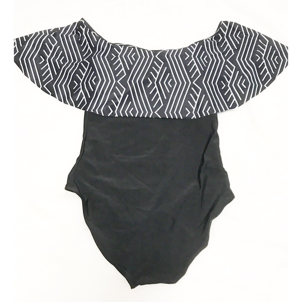 Last One‼️ HP 💖 Ruffled Off Shoulder Swimsuit - Picture 7 of 8