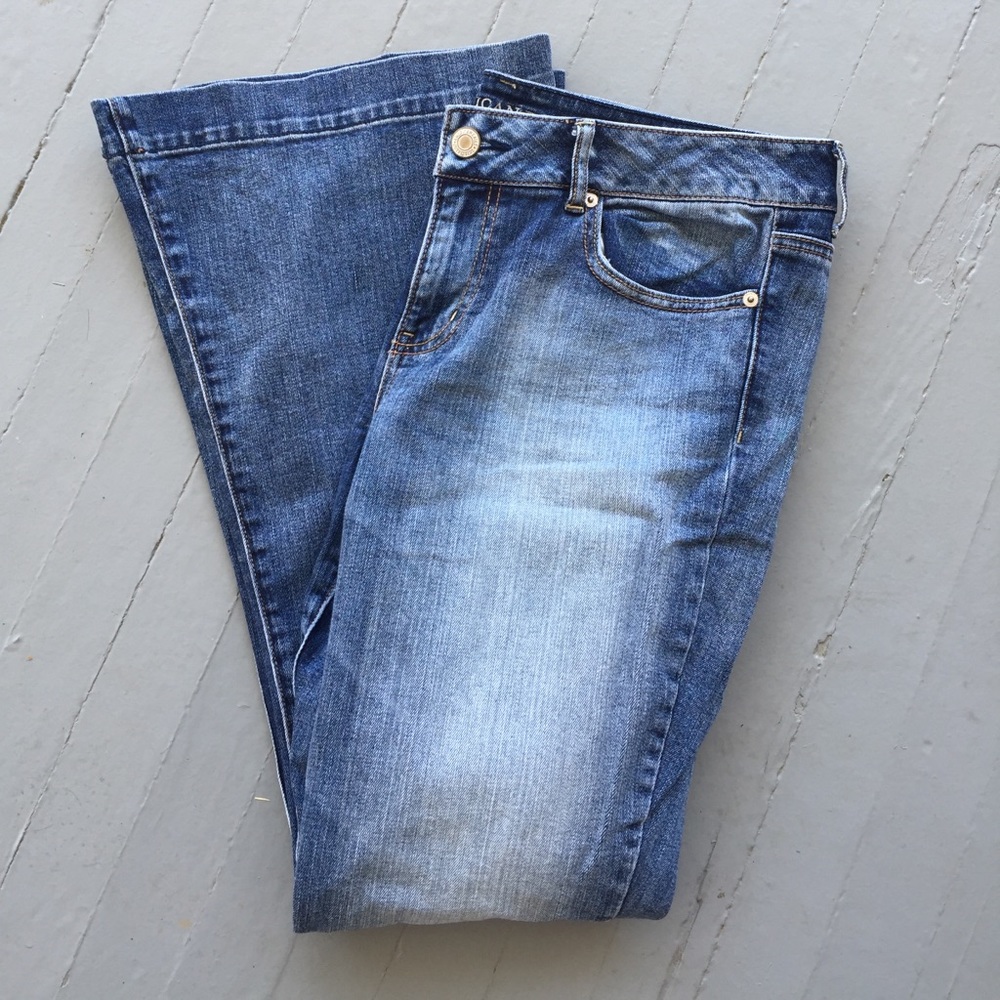 AE Modern Flare Stretch Size 16 Jeans