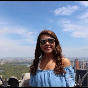 Meet your Posher, Emily