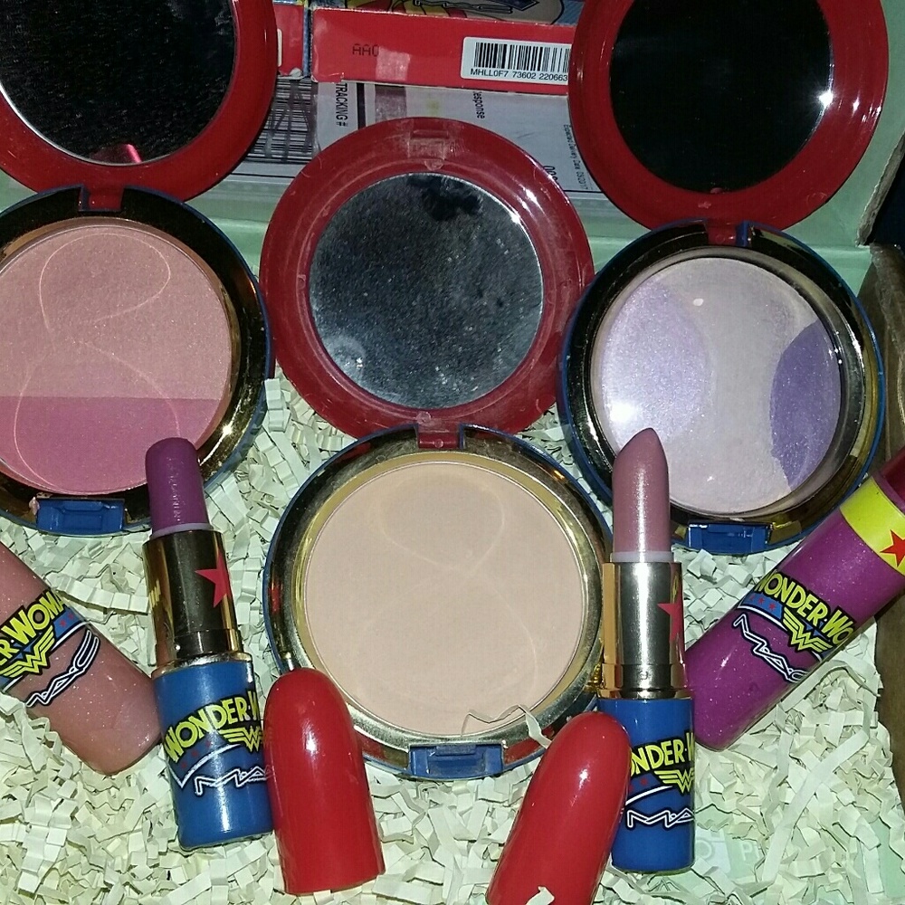 RARE Wonder Woman 7 piece bundle