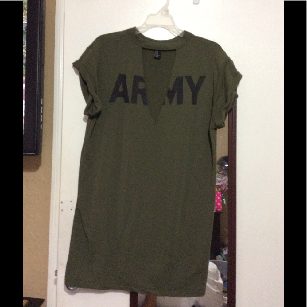 Forever 21 V-Neck Choker Dress