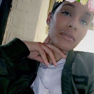 Meet your Posher, Talia