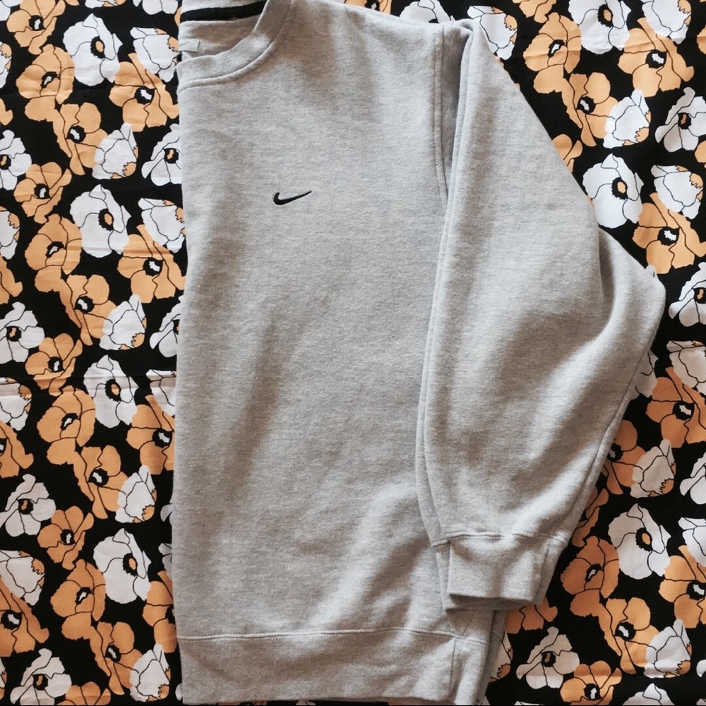 Grey Nike crew neck