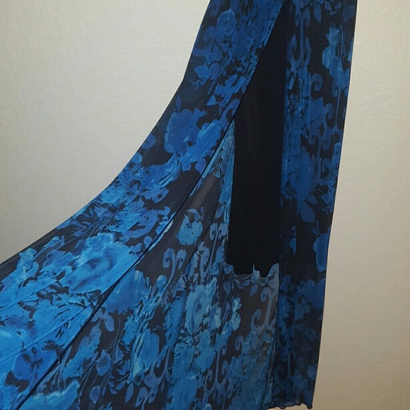 FLORAL SHORT INSIDE DRESS OUTSIDE LONG 👗 - Picture 4 of 5