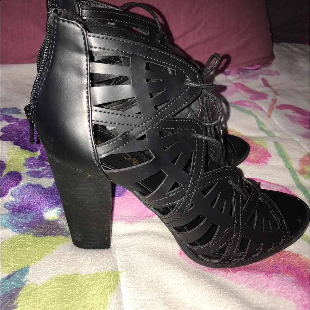 Report peep toe heels