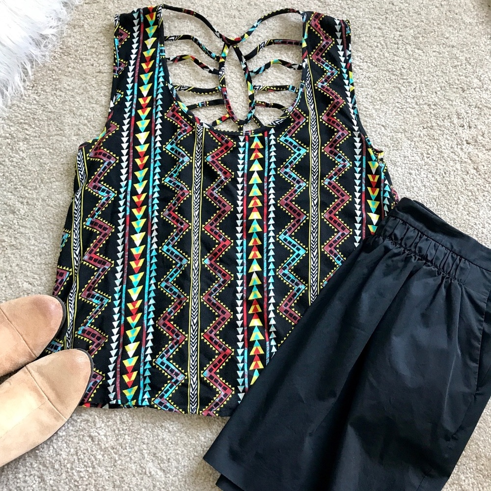 Aztec pattern tank