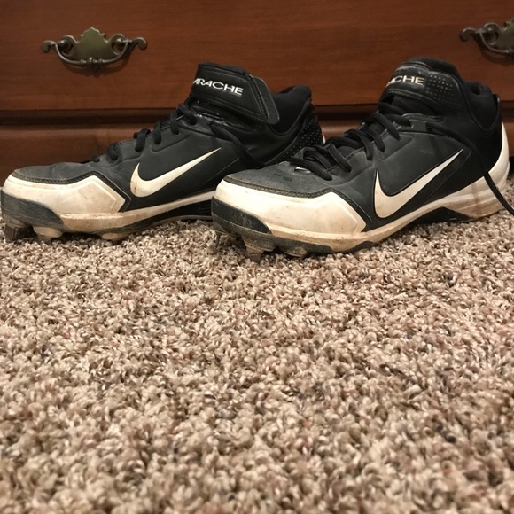 Nike Huarache baseball cleats - Picture 1 of 2