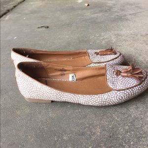 Cute polka dot brown and white loafers