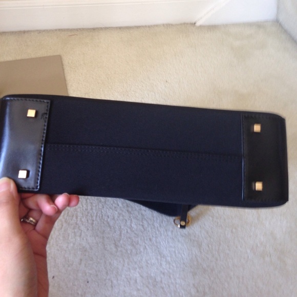 Leather new Andrew Marc leather trim bag - Picture 6 of 7