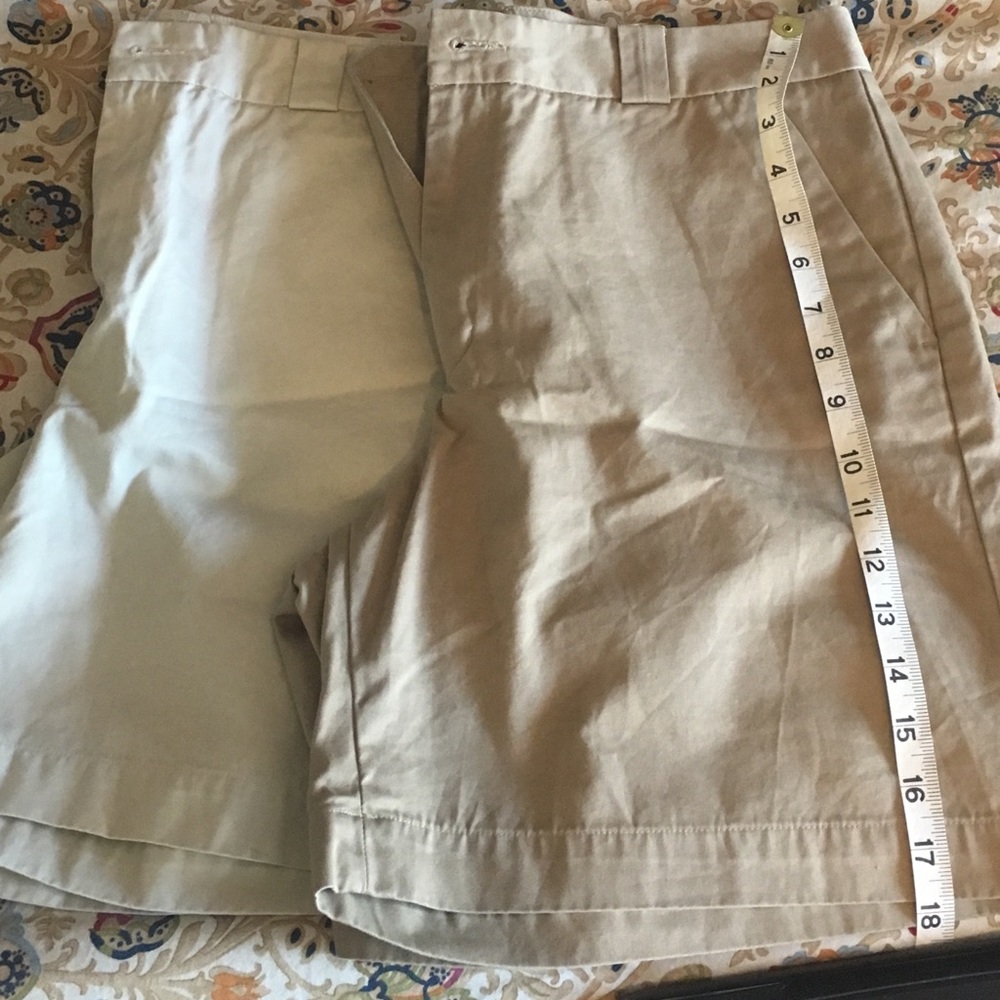 GAP 2 pairs of khaki shorts