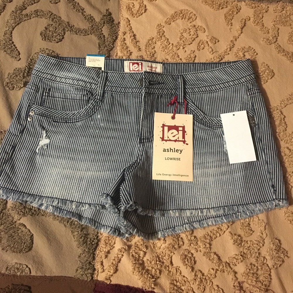 Lei Ashley low rise shorts