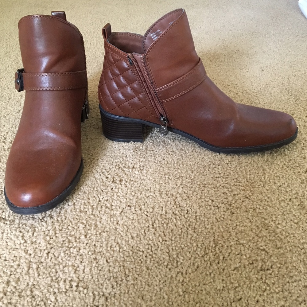 leather ankle booties- great condition!