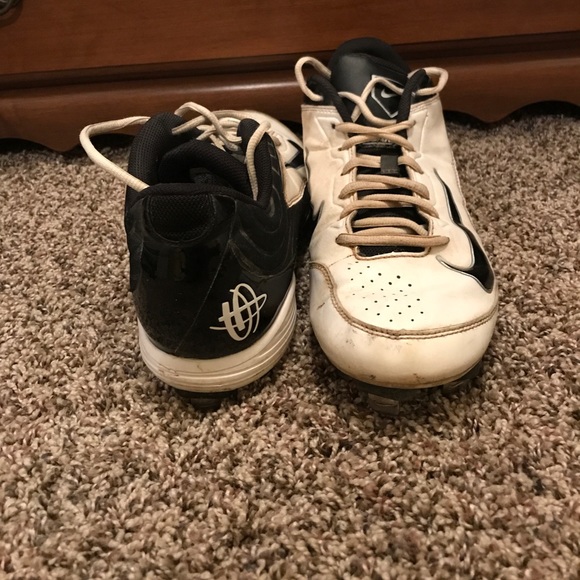 Nike Huarache Baseball Cleats - Picture 2 of 2