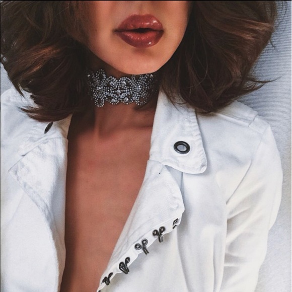 New Flower Crystal Statement Choker - Picture 1 of 2