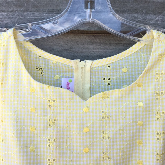 Pretty yellow dress - Picture 3 of 6