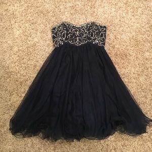 Blonde nites dress size 3. Navy blue