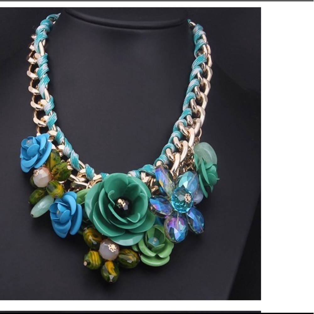 Beautiful flower choker