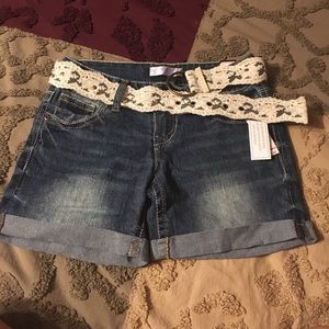 No Boundaries jean shorts