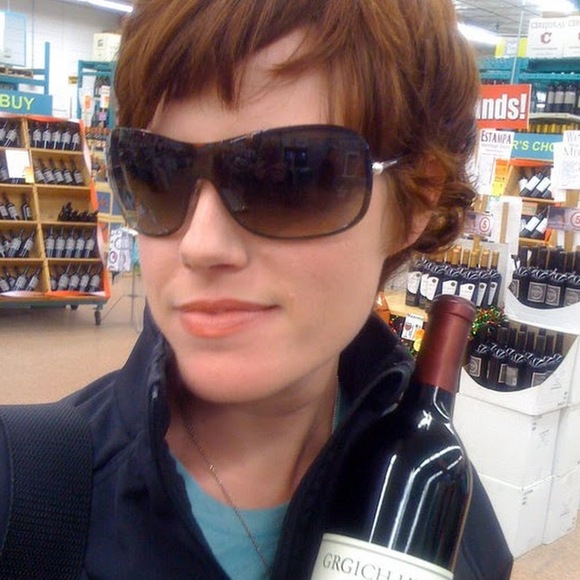 Meet your Posher, Jenna - Picture 1 of 1