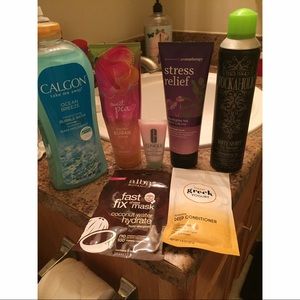 Bundle of face masks and bath and body stuff.