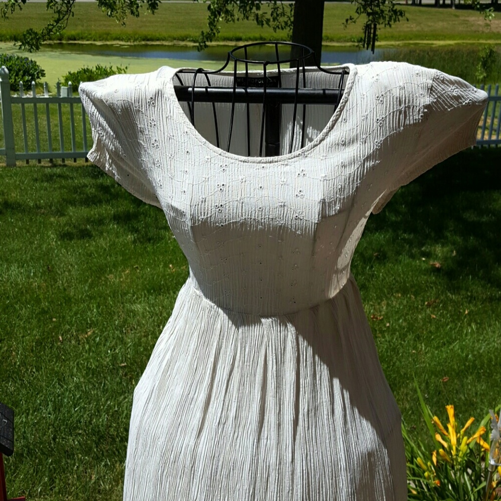 ** FREE ** with bundled purchaseWhite A line dress