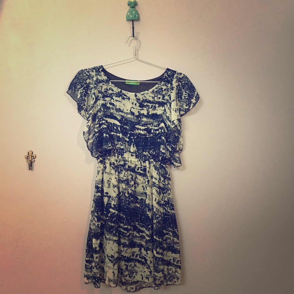 Aki (Made in Vietnam) Super cute dress!!