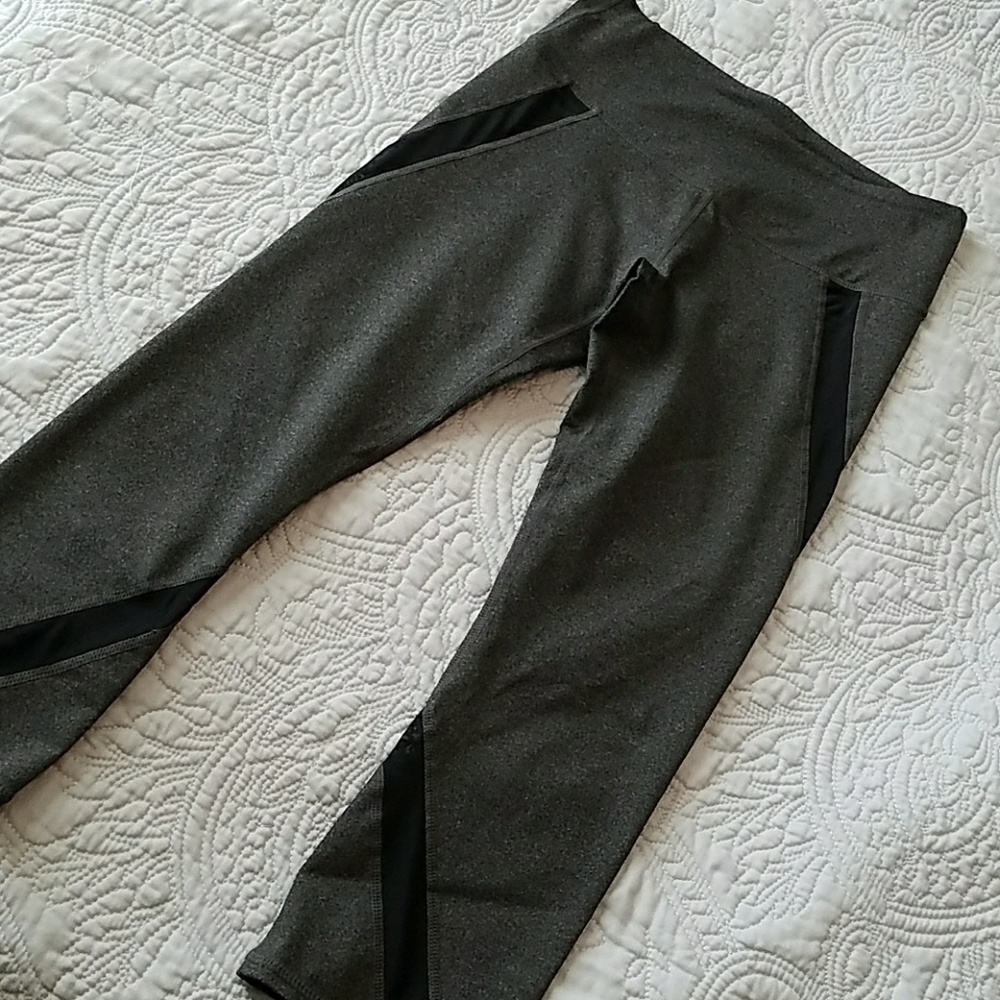 SOLD 🚫 Fabletics Mesh Detail Crops