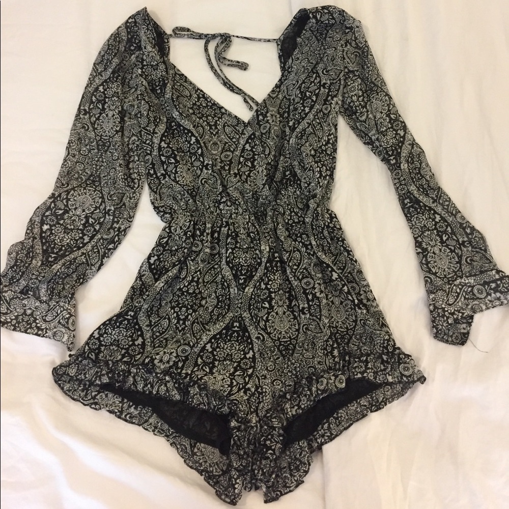 Olivaceous romper
