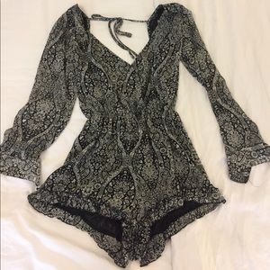 Olivaceous romper