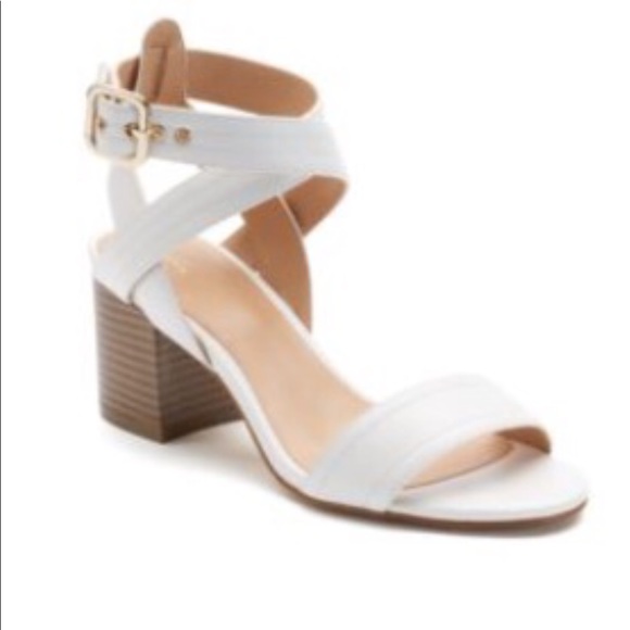 Apt. 9 Shoes - White Block Heel Sandals. NWT