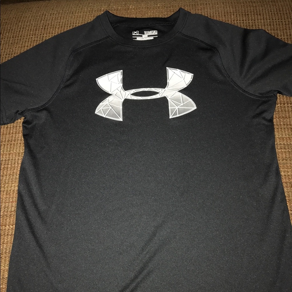 Boys Under Armor Tee Shirt