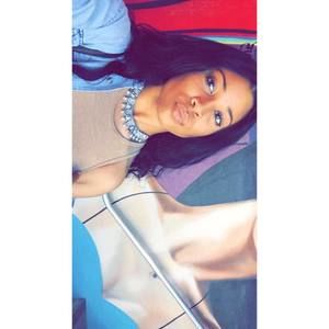 Meet your Posher, Kayla