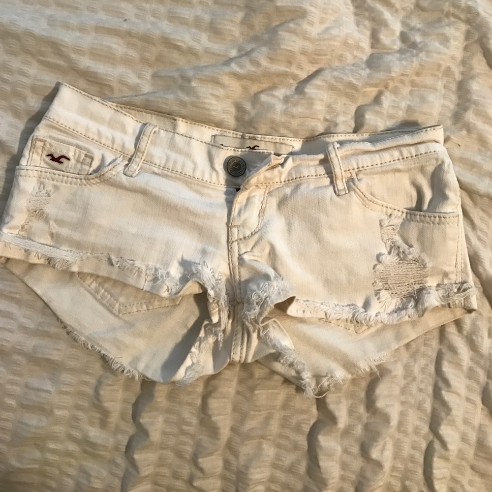 white hollister shorts