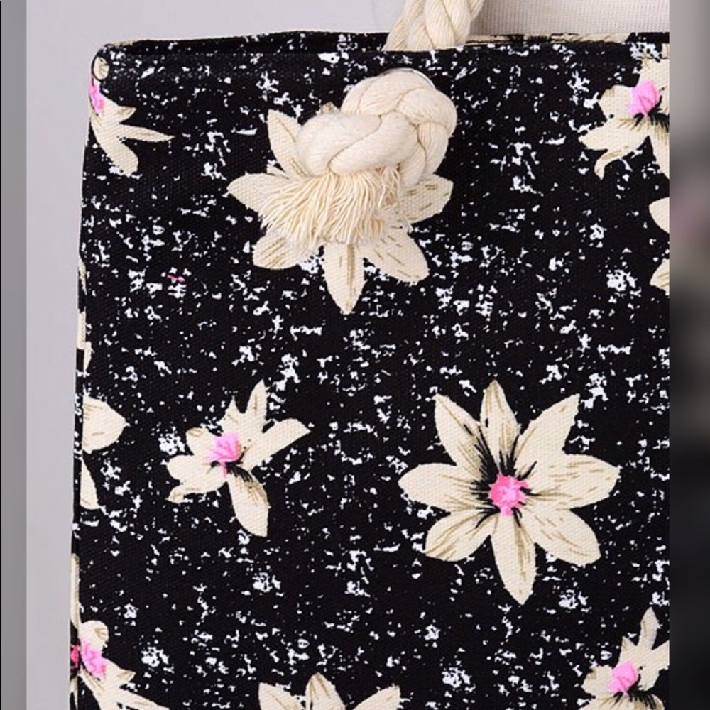 ***Jenni Tote*** - Picture 2 of 2
