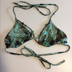 🌊CCO🌊Volcom Triangle Swimsuit Top