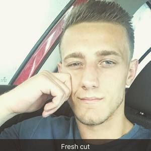 Meet your Posher, Enis