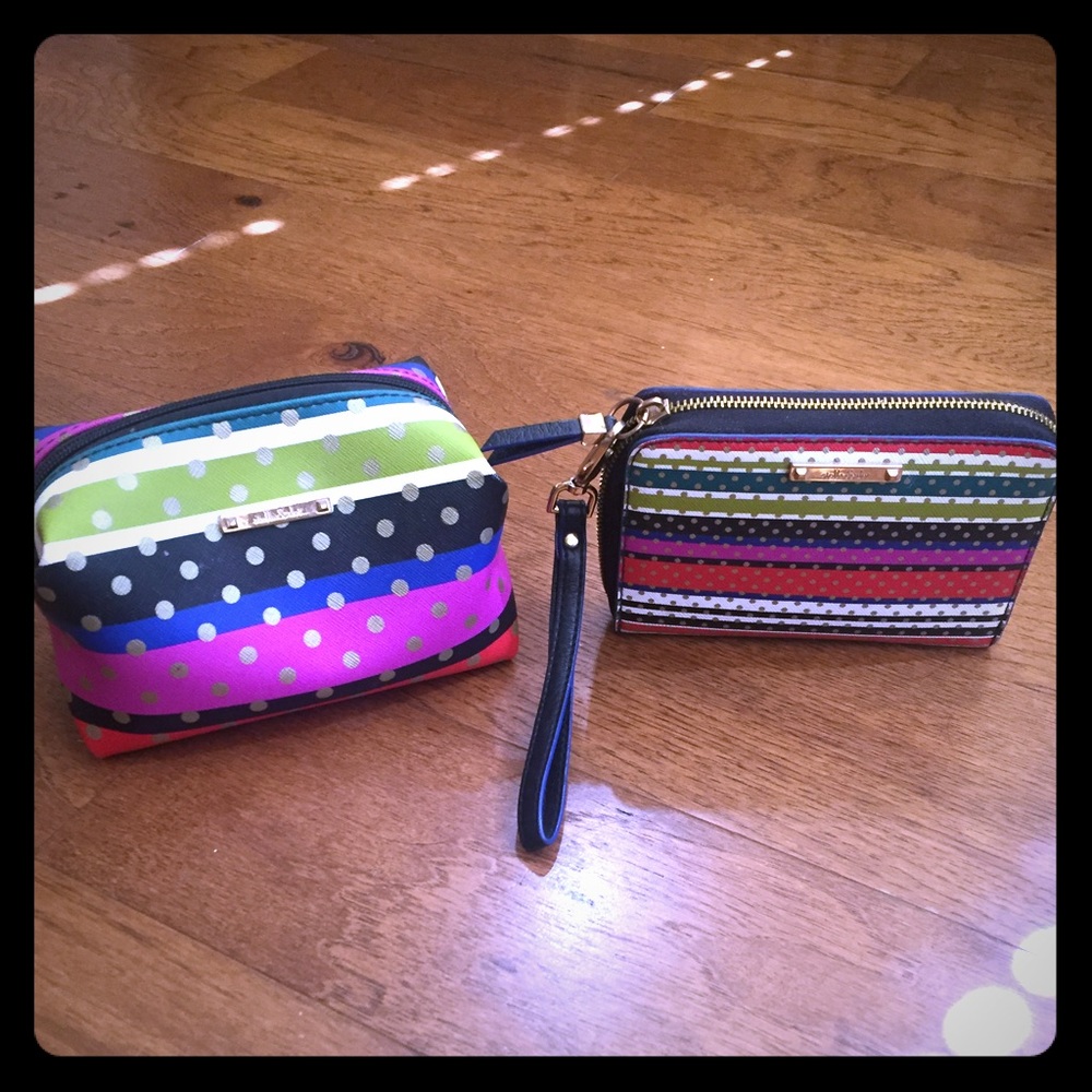 Stella and Dot Chelsea tech wallet and pouf