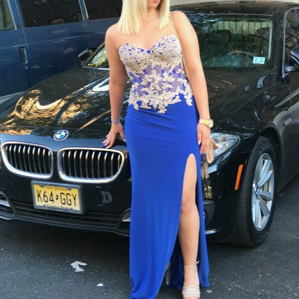 Dress - Picture 3 of 3