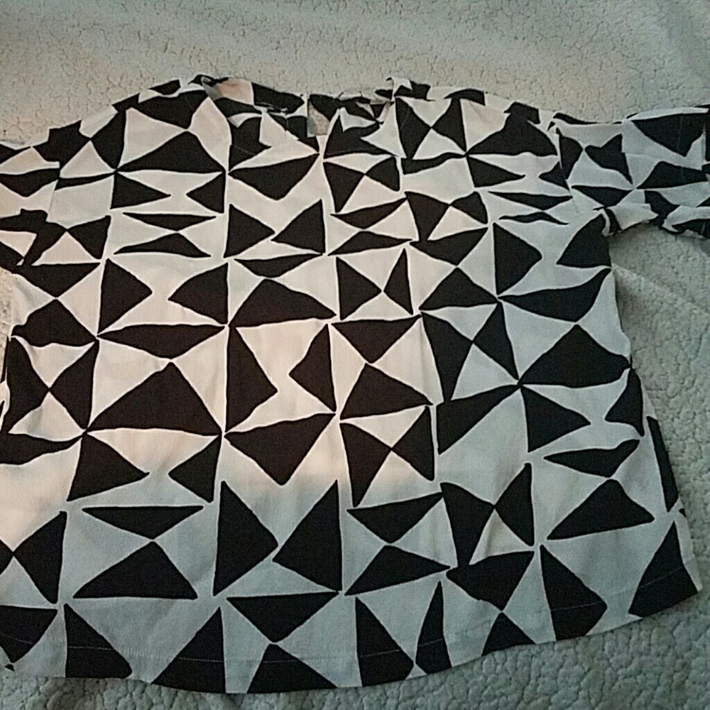 shirt - Picture 2 of 3
