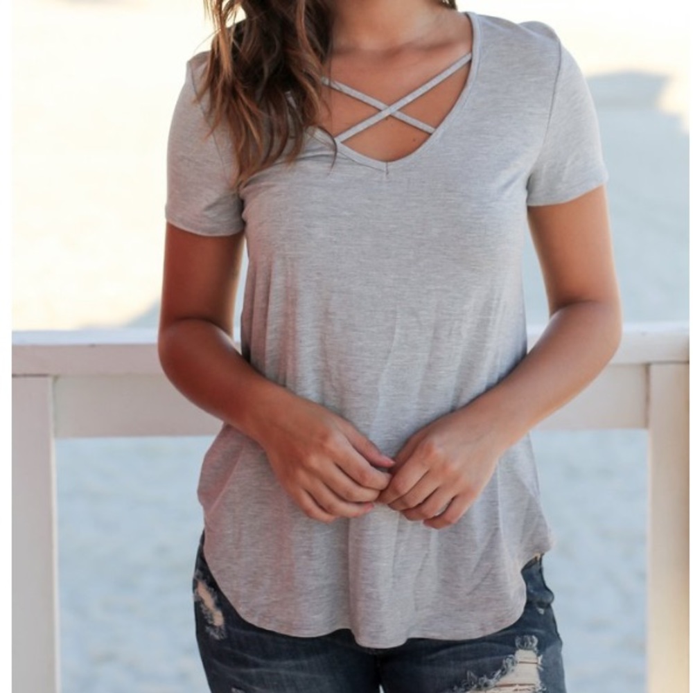 Gray Criss-Cross Short-Sleeved Tee