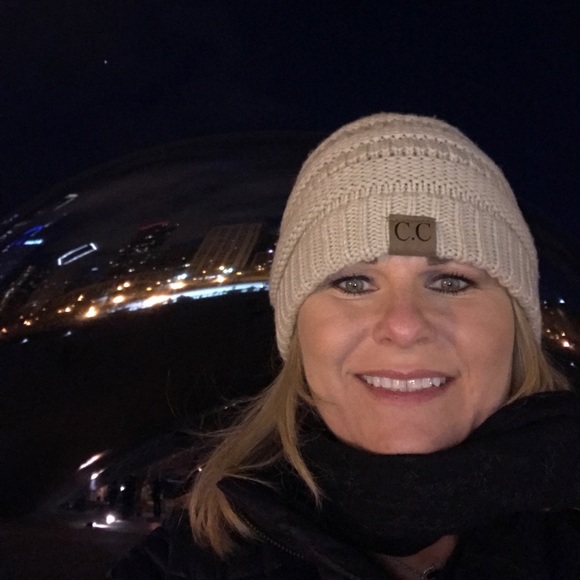 Meet your Posher, Debra - Picture 2 of 3