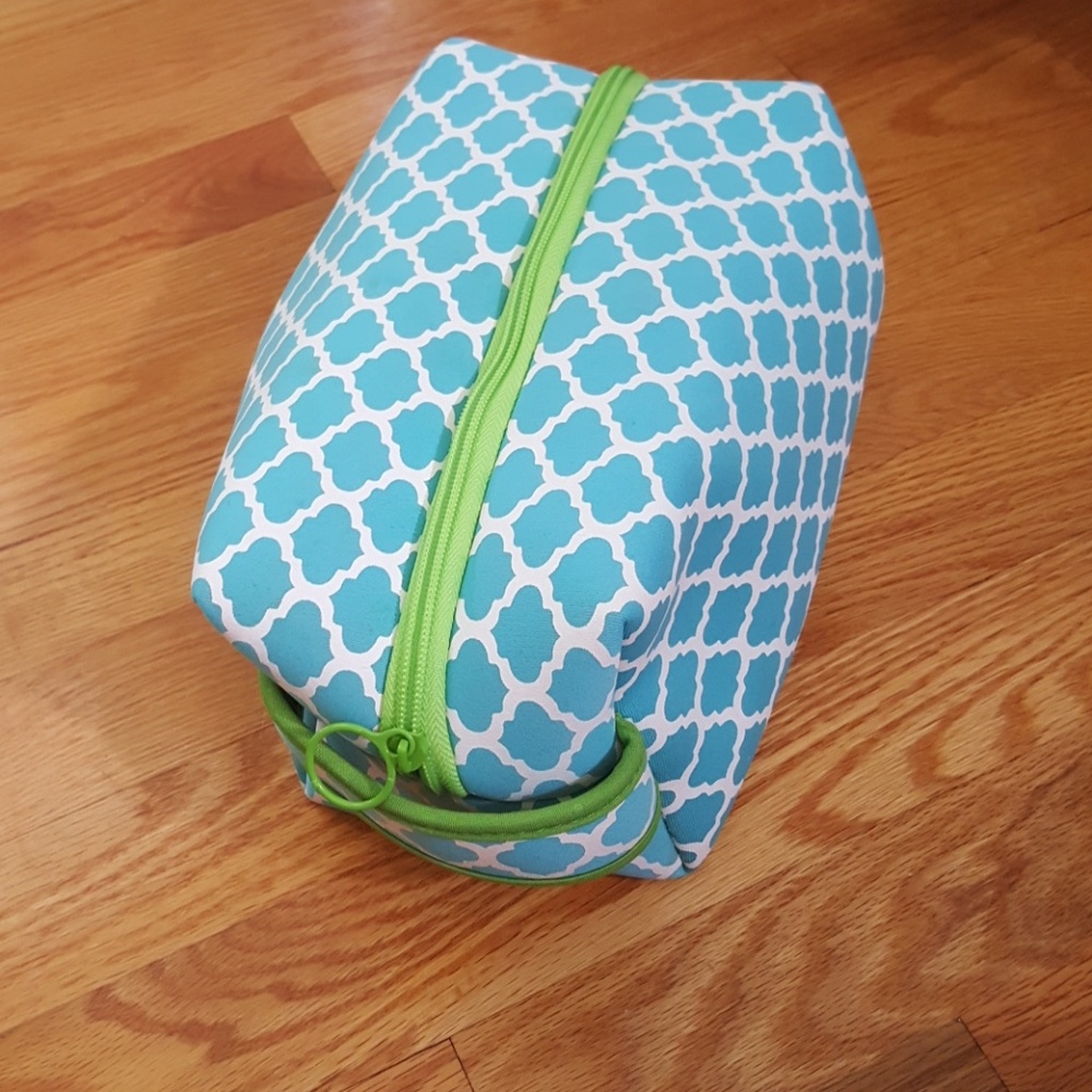 Cosmetic bag