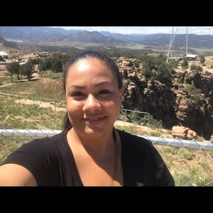 Meet your Posher, Yadira