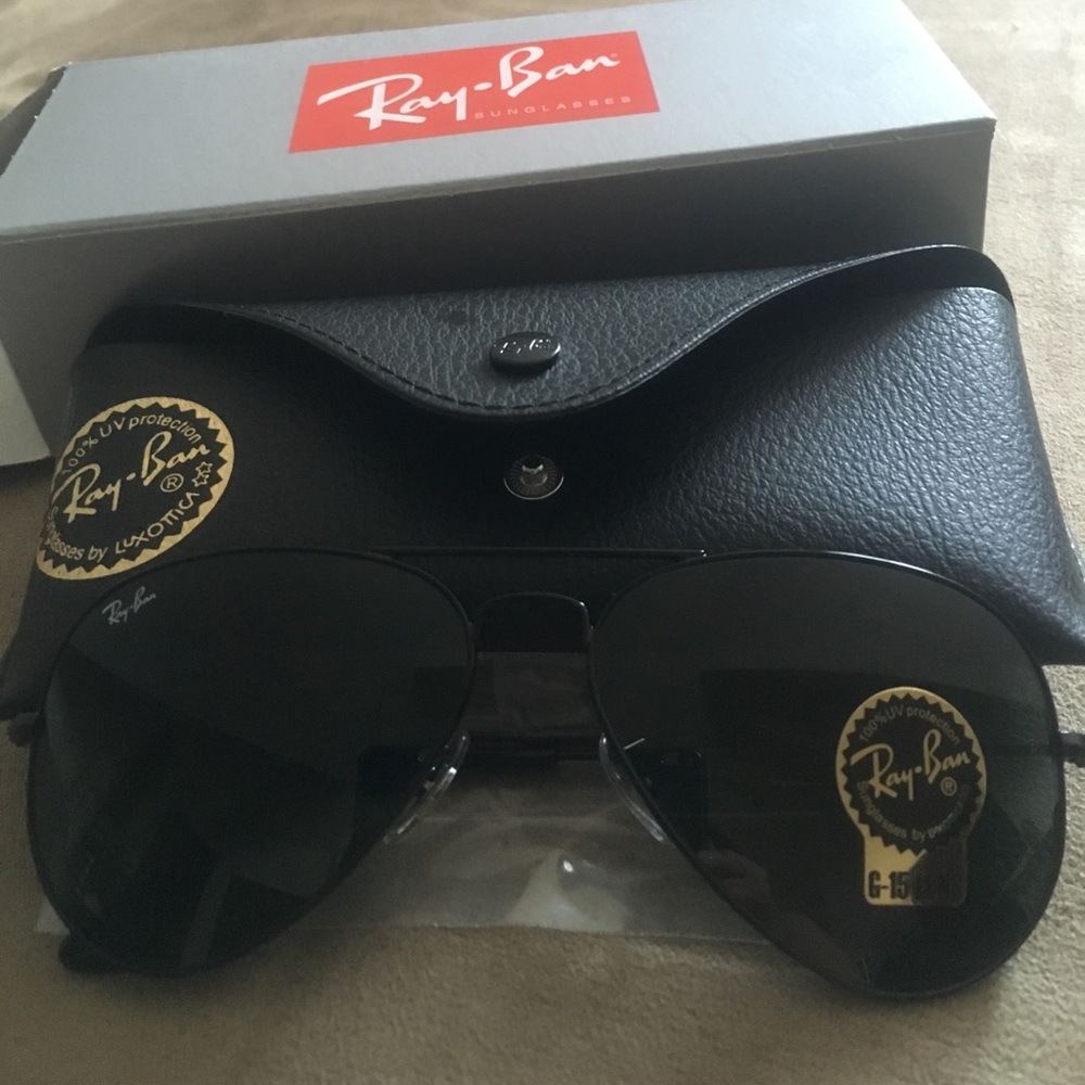 **SOLD**Brand New Ray-Ban Aviator